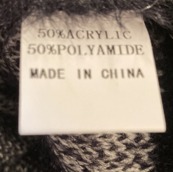 Checkered Black & White Fuzzy Adjustable Tie Strap Crop Top New size medium - Picture 4 of 6